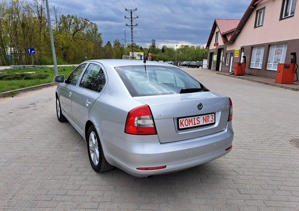 Skoda Octavia cena 22900 przebieg: 257000, rok produkcji 2011 z Szydłowiec małe 407